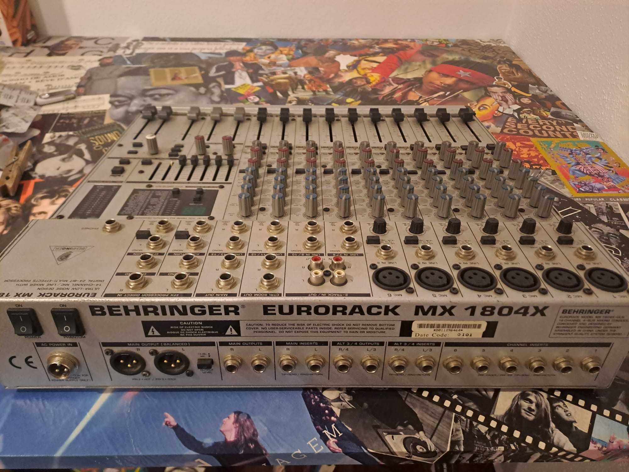 Mesas de Mistura BEHRINGER Eurorack MX1804X