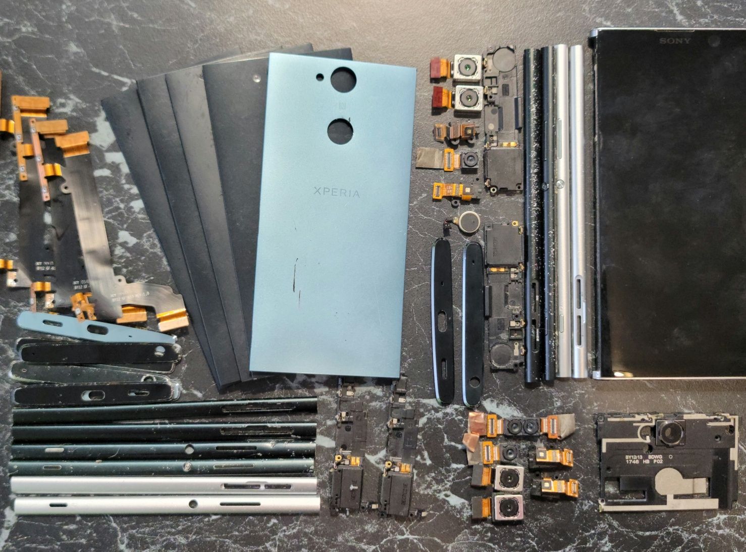 Запчастини до телефонів Sony Xperia