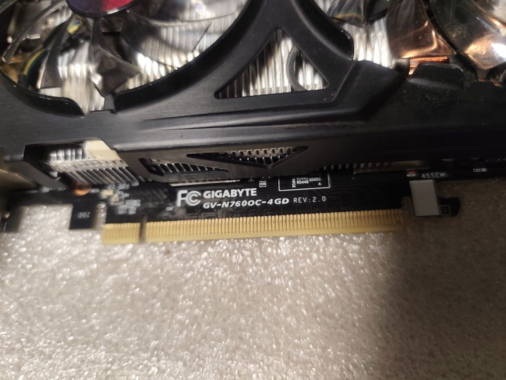 Відеокарти Gigabyte Windforce GeForce GTX760 4Gb DDR5 1DP, 1HDMI, 2DVI