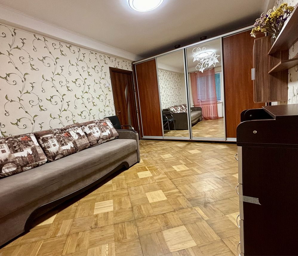 Власниця продає 1-кімнатну квартиру в центрі міста  (метро Лукʼянівка)