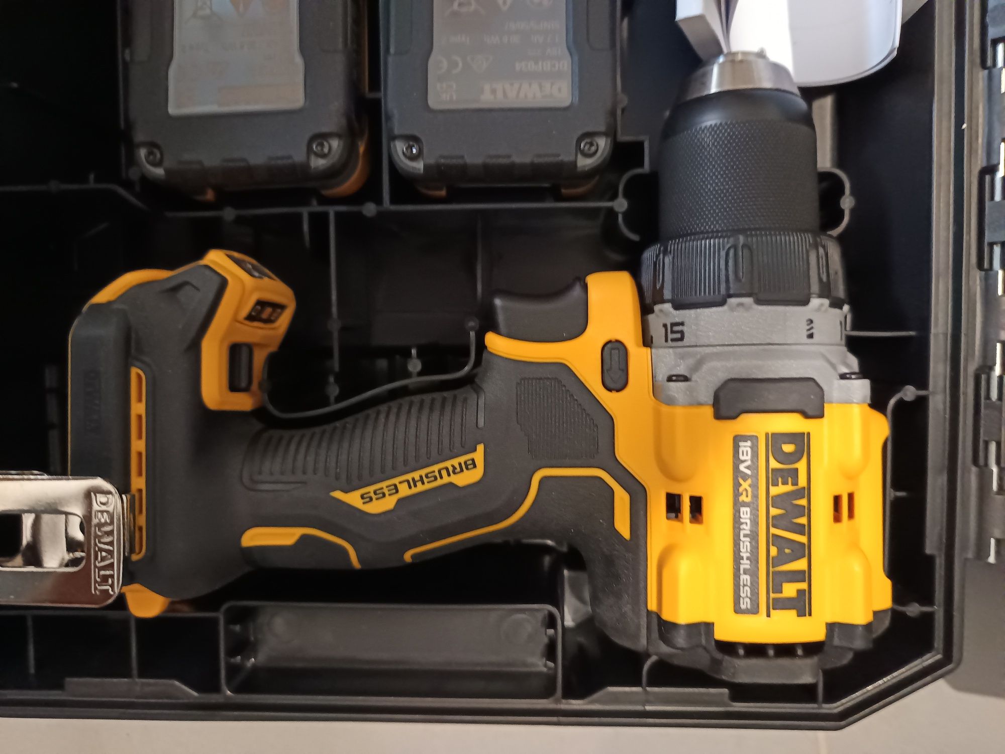 Wkrętarka DeWalt DCD800 ładowarka 2x akumulator