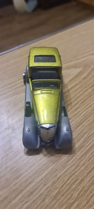 Машинка моделька. В колекцію