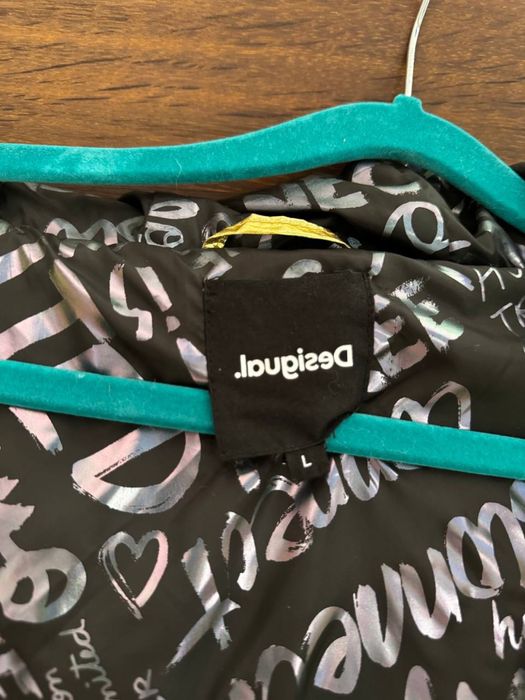 Продается куртка-жилетка Desigual