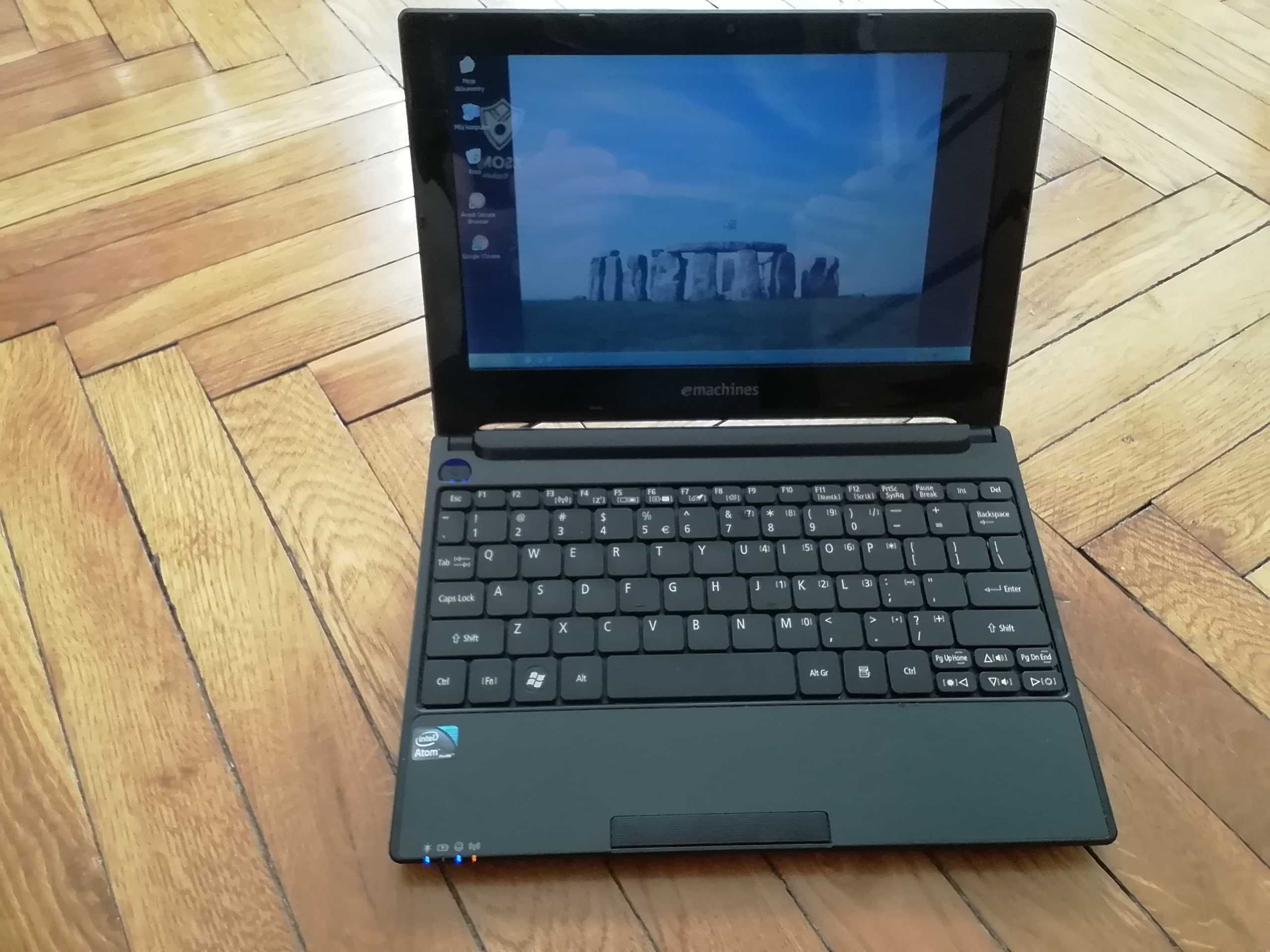 Projektor VIVITEK DX881ST