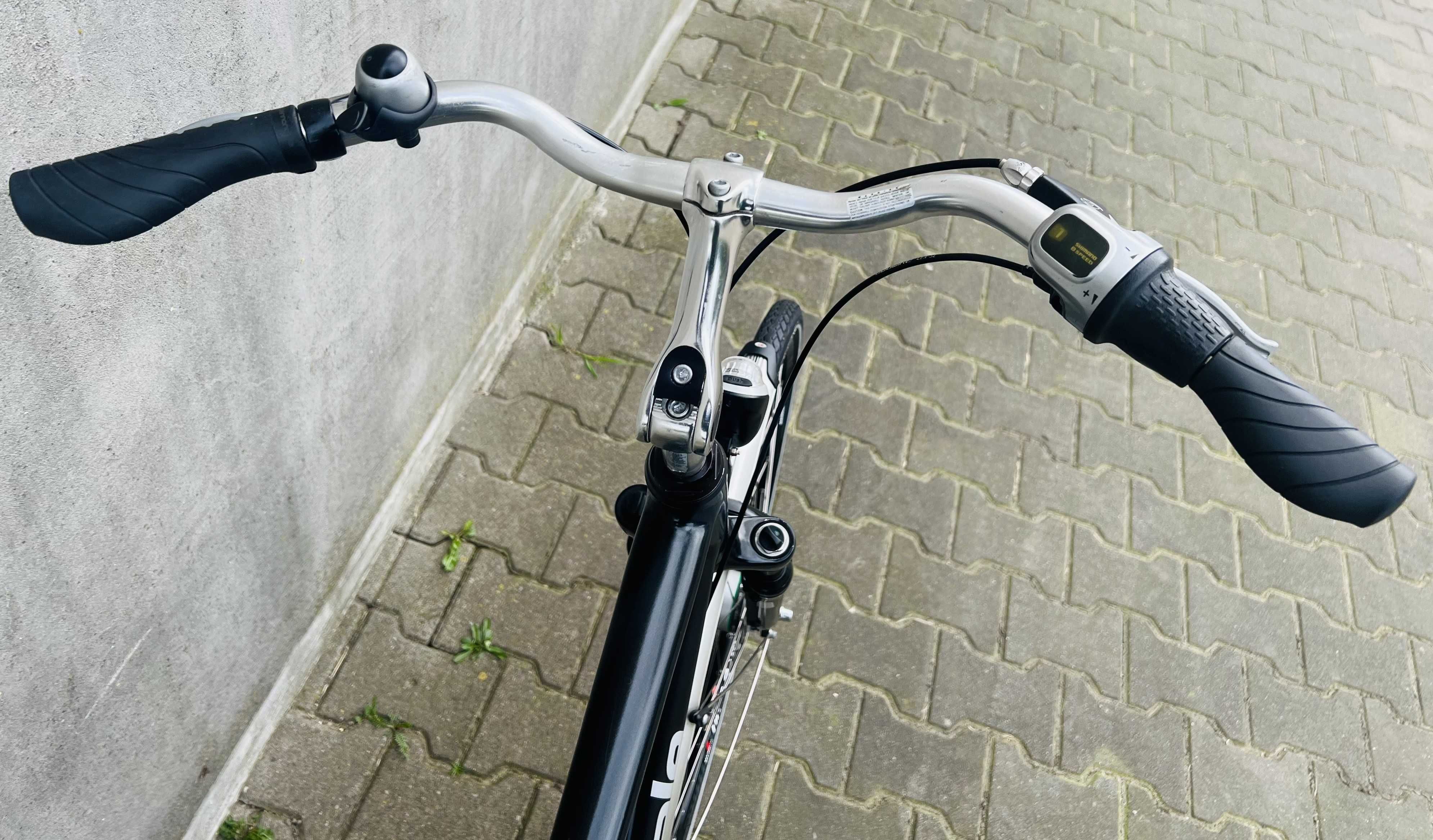 Rower CANNONDALE SPORT Męski Aluminiu 28" NEXUS 8 Prądnica Amortyzator