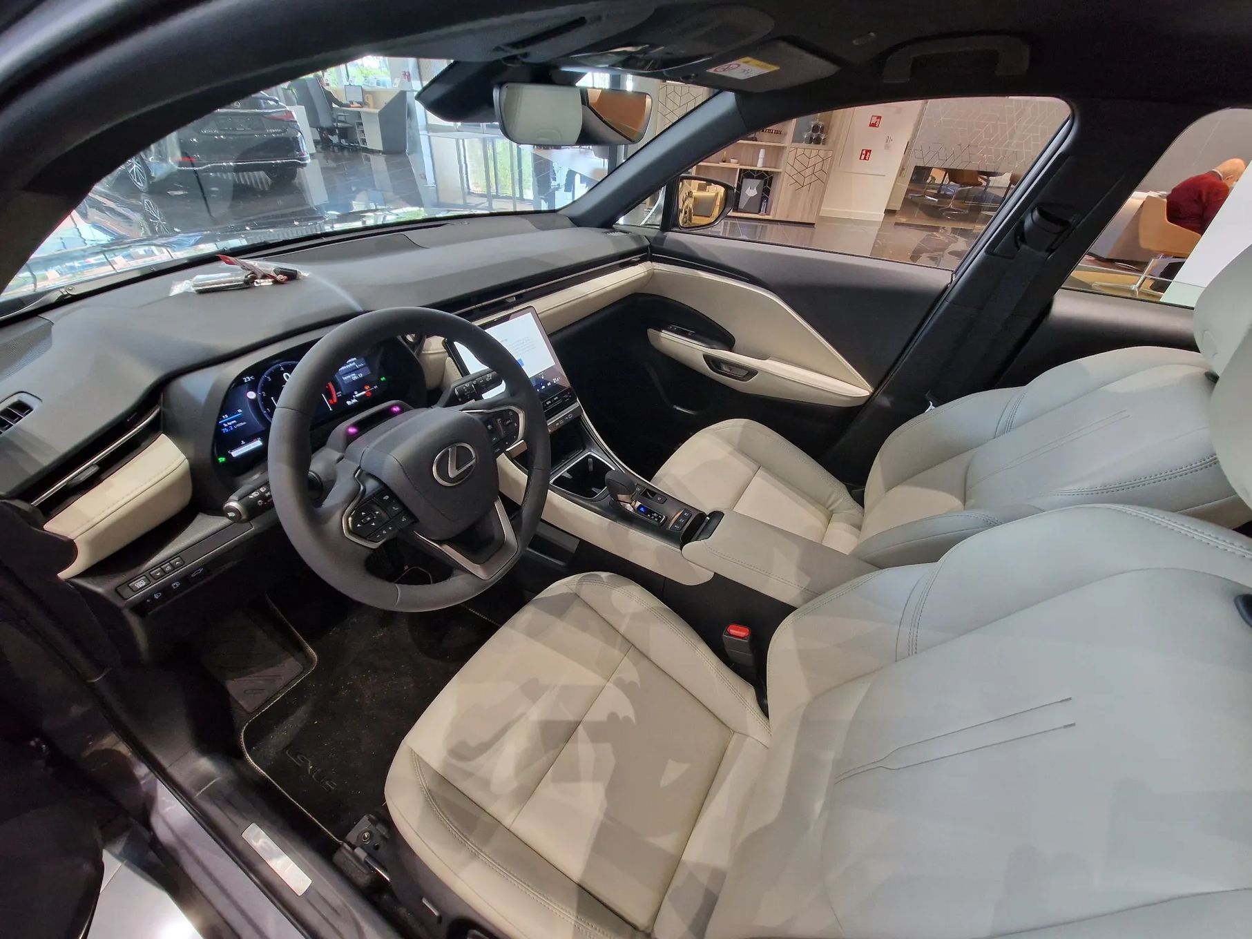 Lexus LBX Wyprzedaż rocznika 2024 ! Ostatnia sztuka