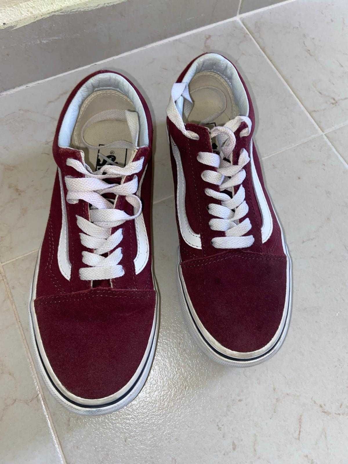 Tenis Vans bordo de mulher