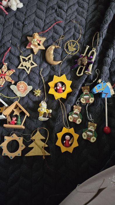 Zawieszki świąteczne różne.