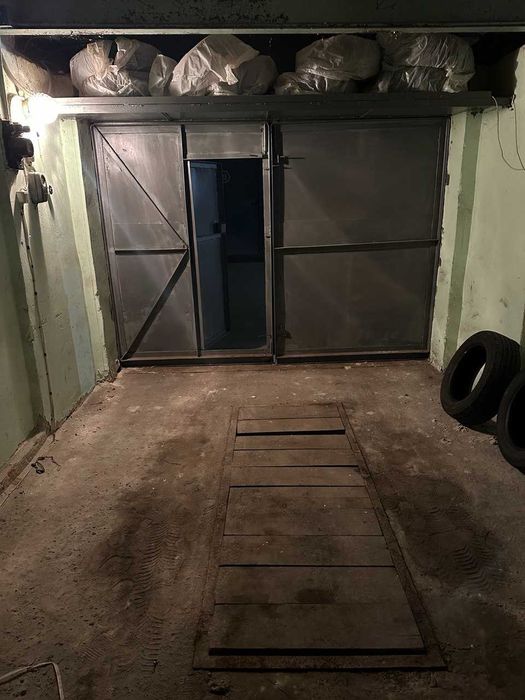 Продам Гаражний бокс по вул. Танкопія, приватна власність