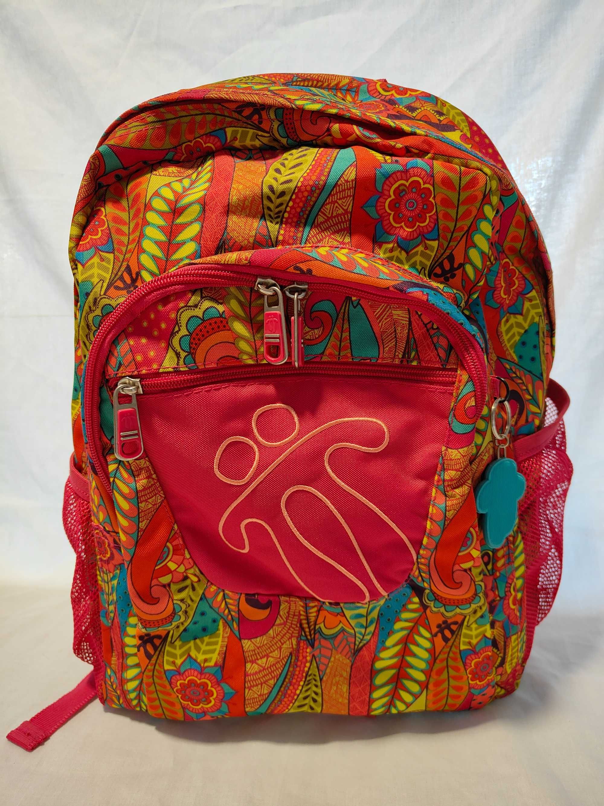 Mochilas TOTTO com etiqueta