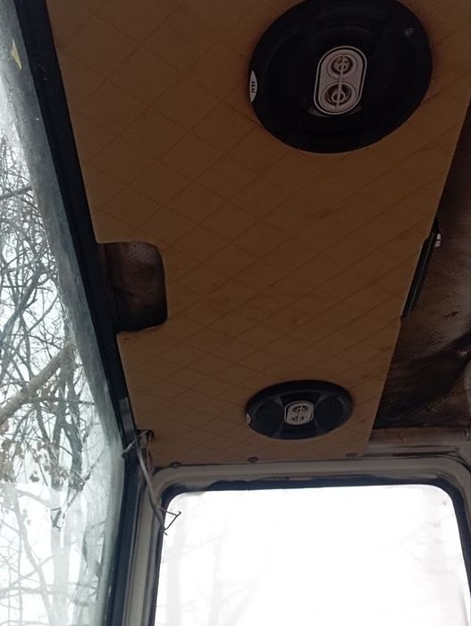 Екскаватор ЮМЗ 6