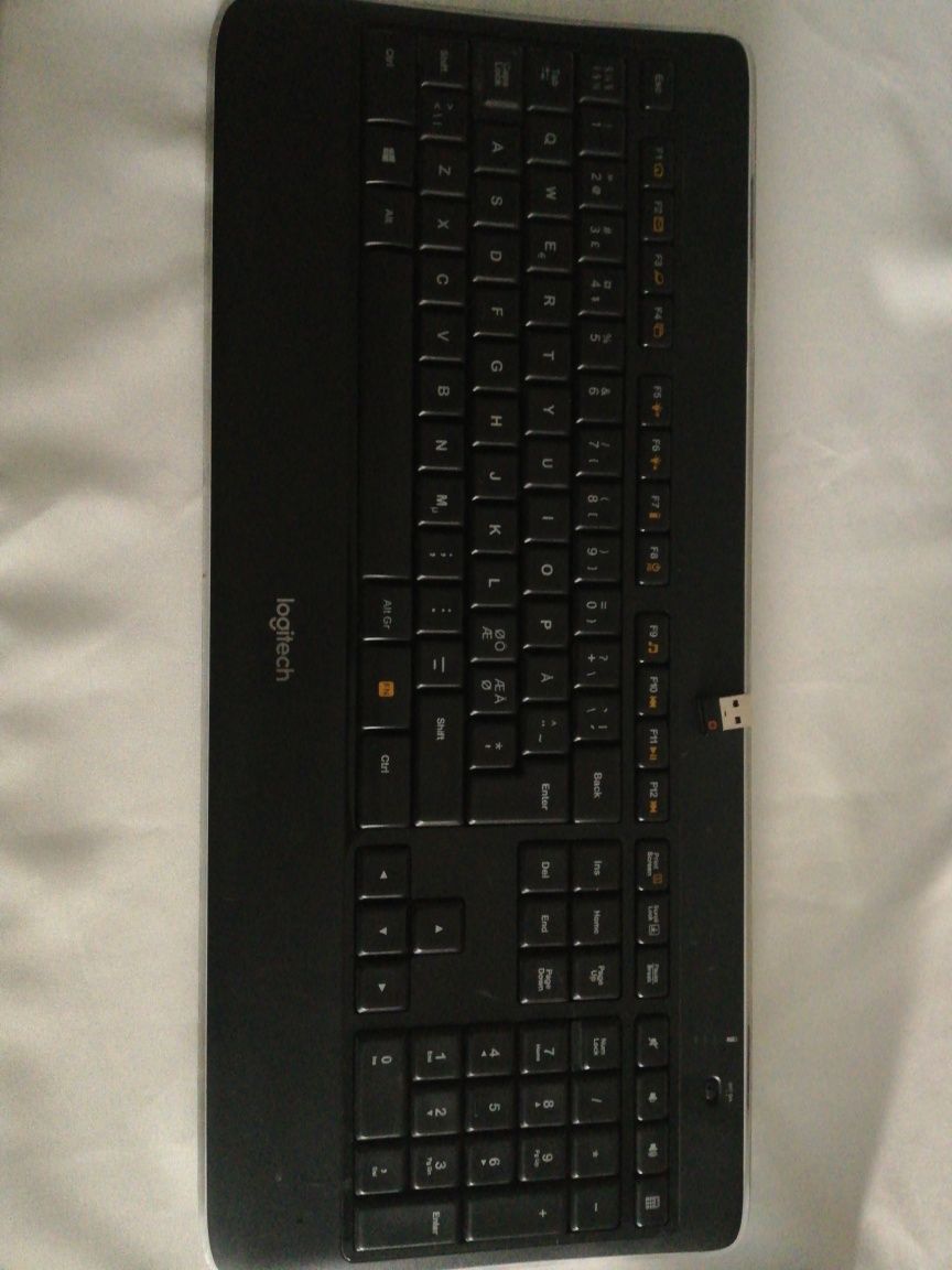 Клавиатура logitech k800 +мышка