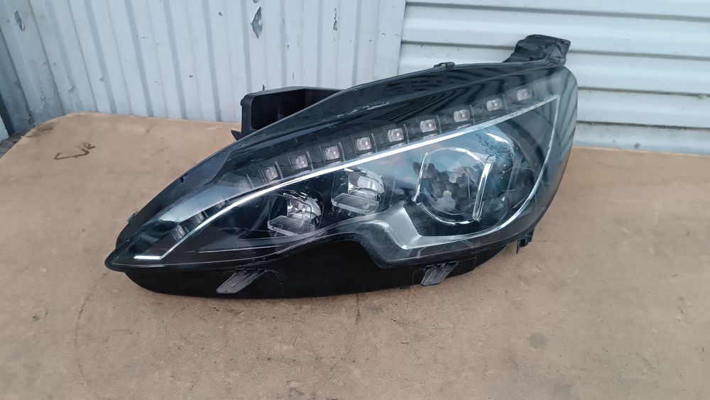 Vendo farol esquerdo de Peugeot 308 full led ano 2017/20