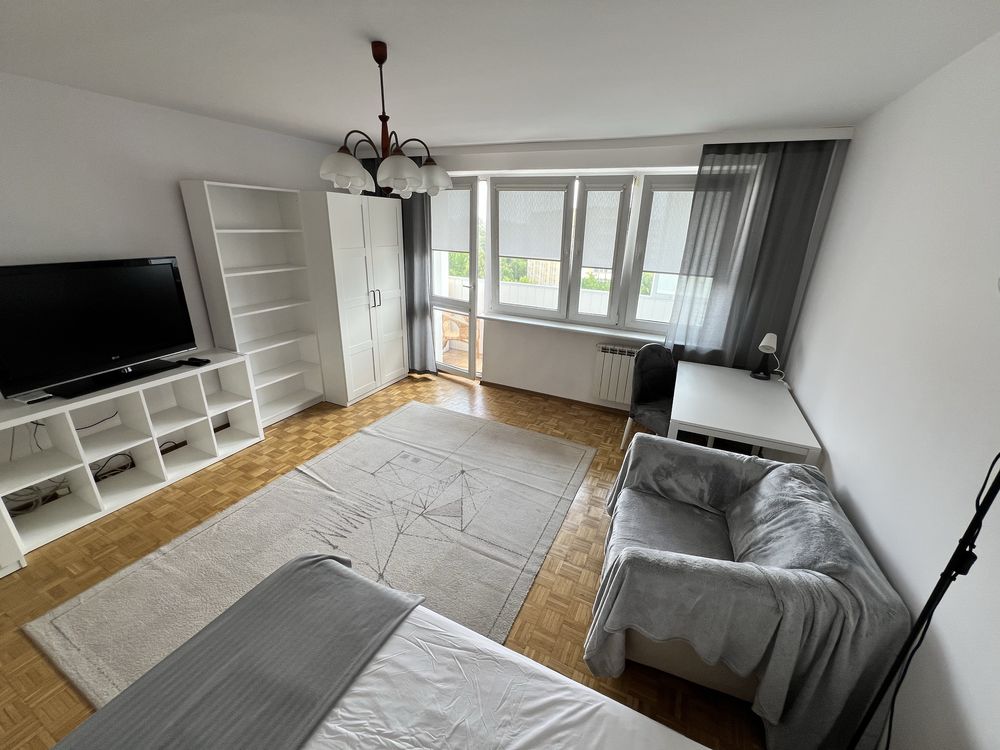 Pokój 20 m2 z balkonem Bemowo