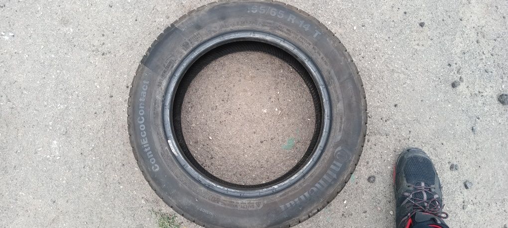 Продам комплект летней резины continental 165/65 r14