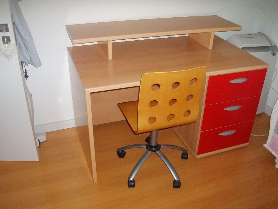 Secretaria em madeira