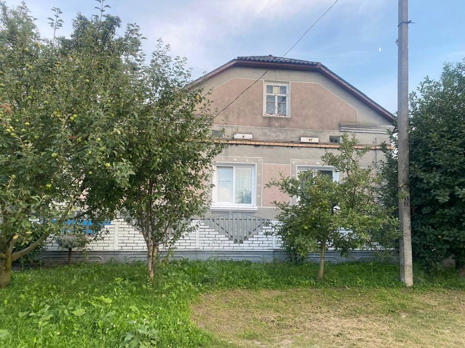 Продам цегляний будинок