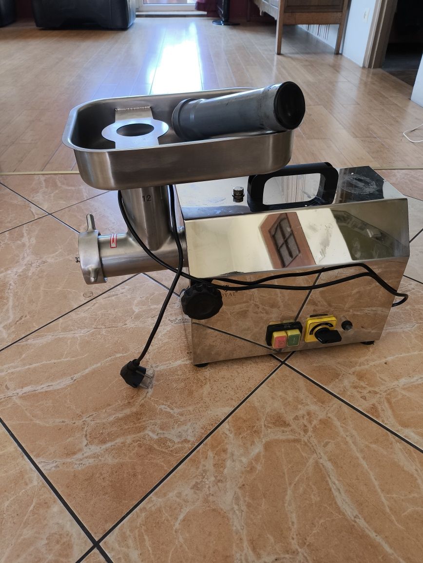 Maszyna do mielenia  mięsa 750 W -220 kg /h