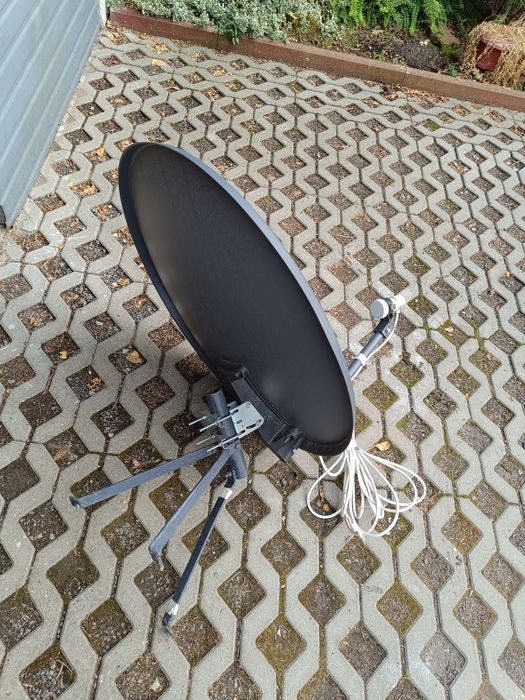 Talerz satelitarny z konwerterem+ mocowanie + kabel antenowy