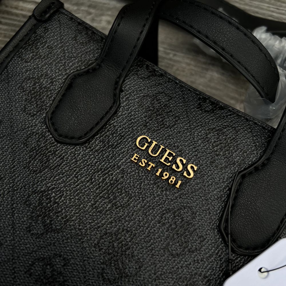 Сумка guess монограмная