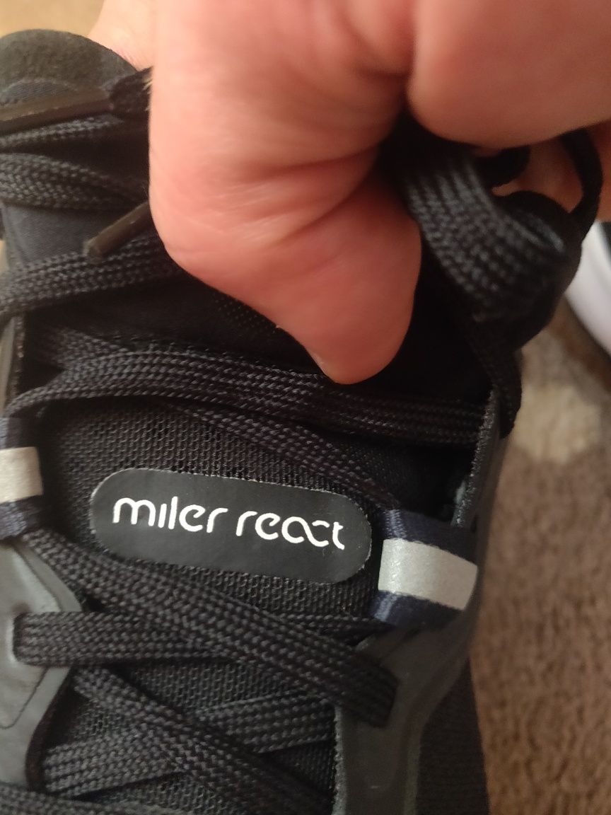 НОВІ КРОССІВКИ для бігу nike react miler