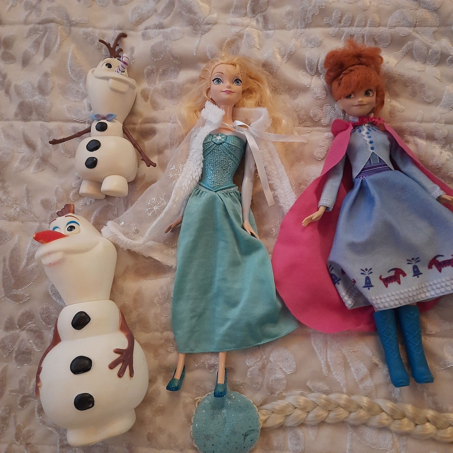 Kraina lodu komplet. Elza śpiewa po polsku I Anna , Olaf I sanie.
