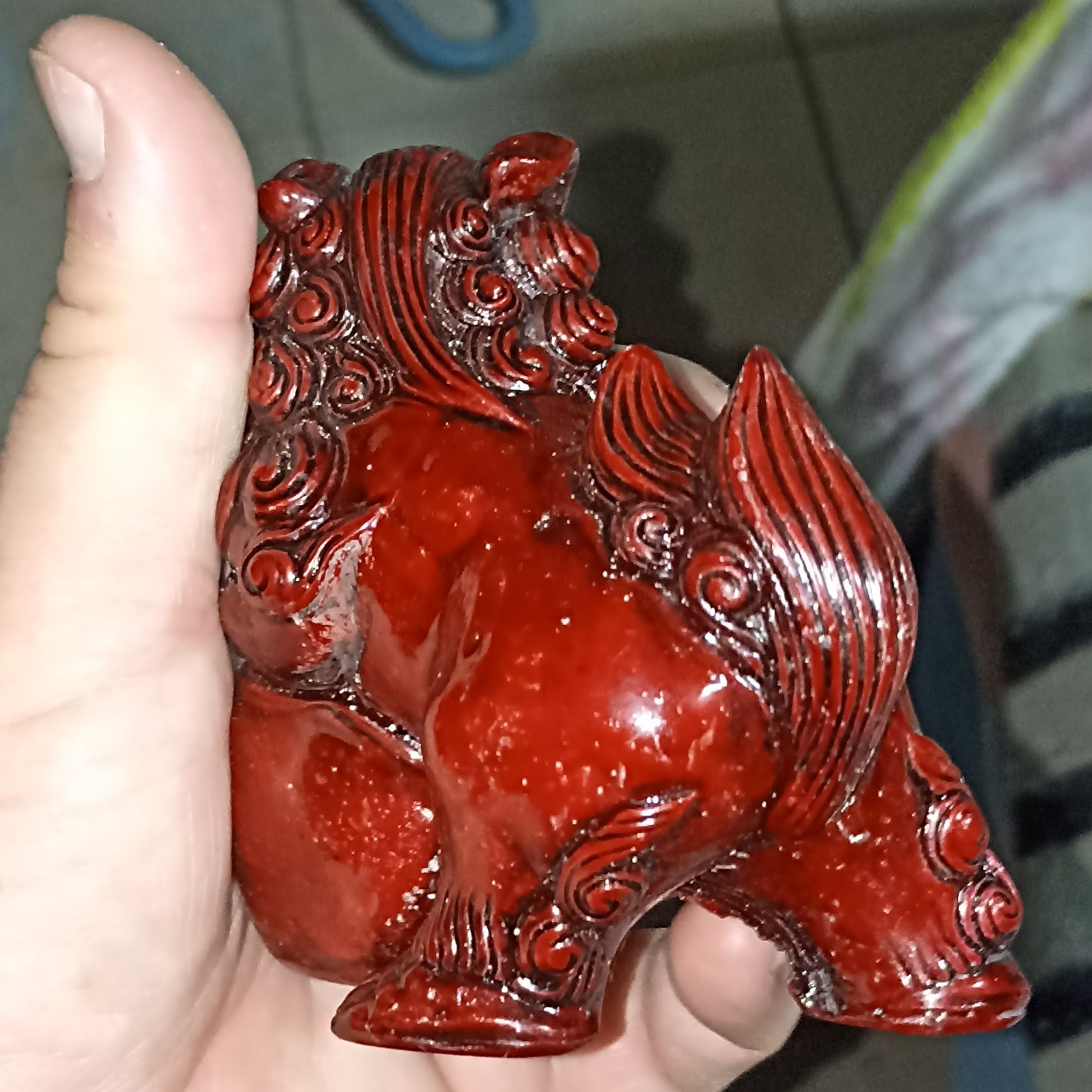 Dragão pequeno todo pintado