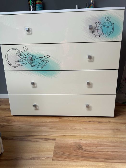 Komplet mebli młodzieżowych białych dla dziewczynki