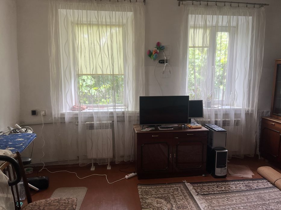 Продам ПОЛДОМА, р-н  проспекта СЛОБОЖАНСКИЙ