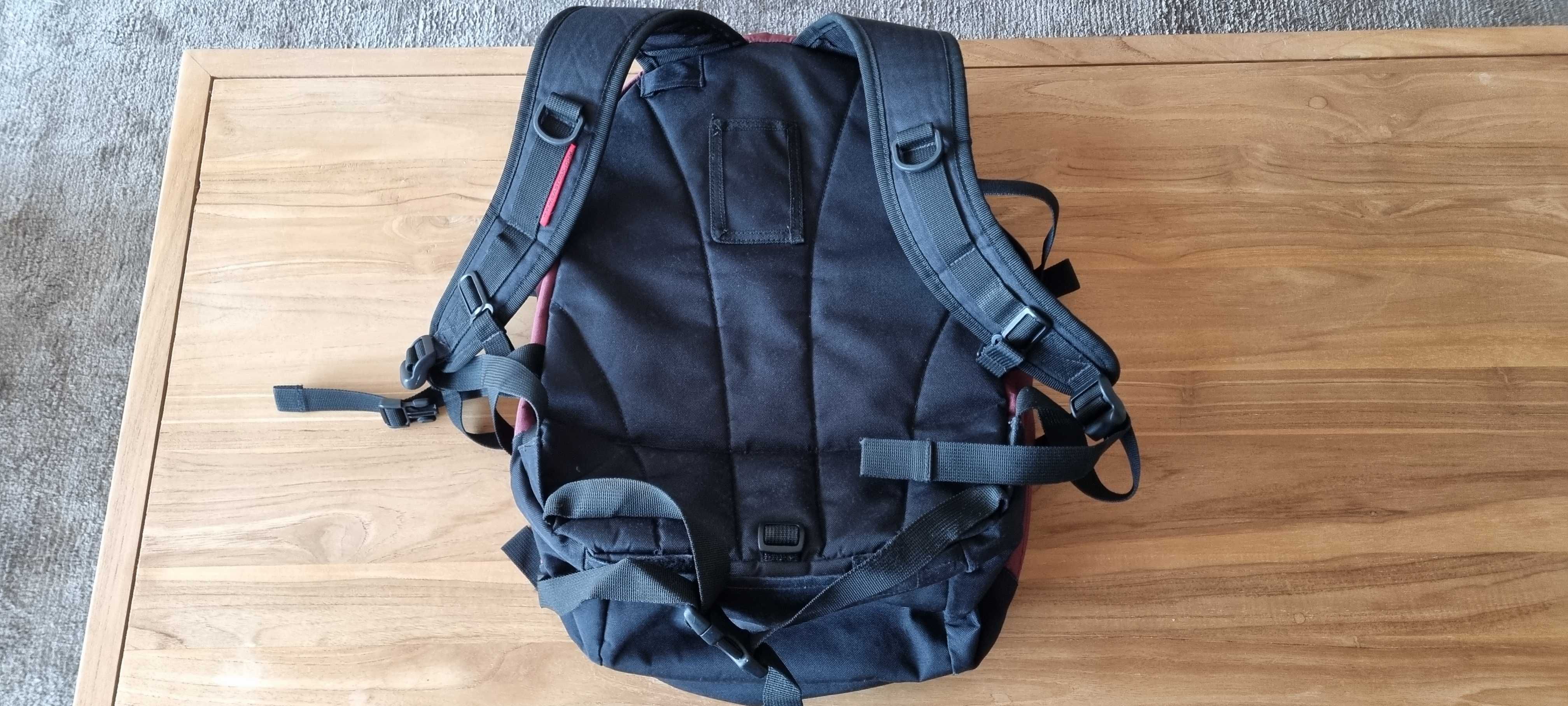 Eastpack ULTIMATE - Mochila grande com 2 compartimentos