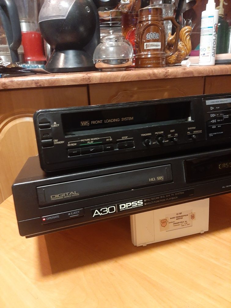 Magnetowid VHS Sharp Toshiba uszkodzone cena za całość