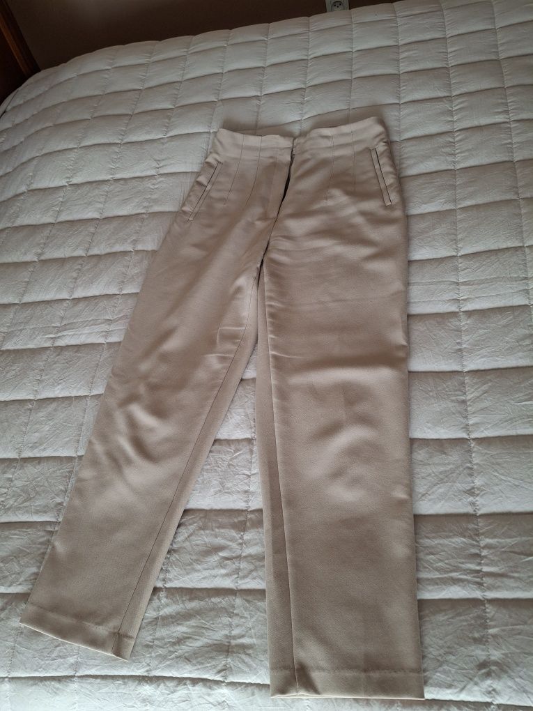 Calça beje tam M, Zara