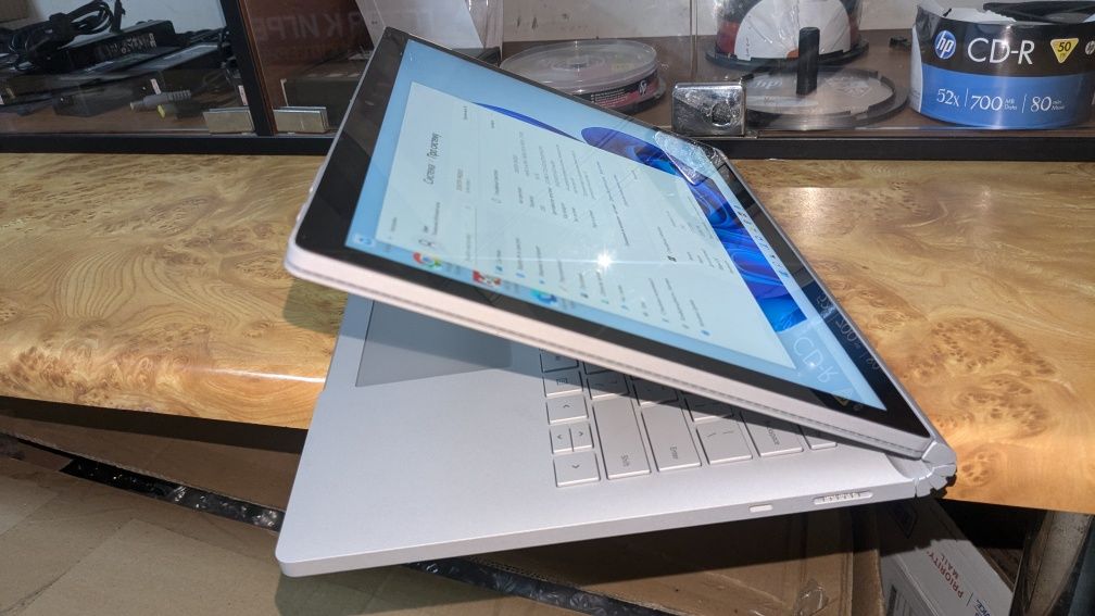Surface book 2 13.5 GeForse 1050 i7-8650 16/512Gb IPS 3K Win11Pro