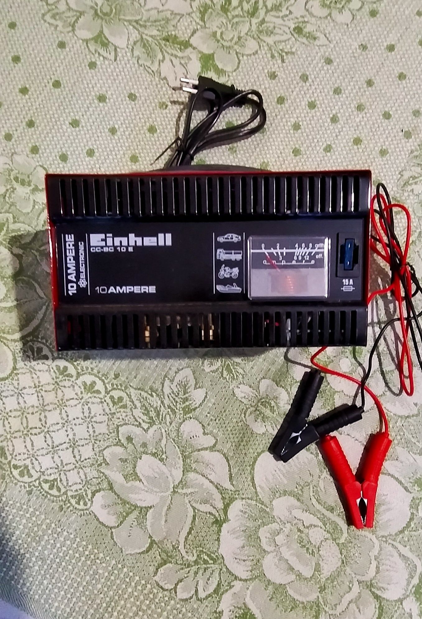Зарядное устройство Einhell CC-BC 10 E