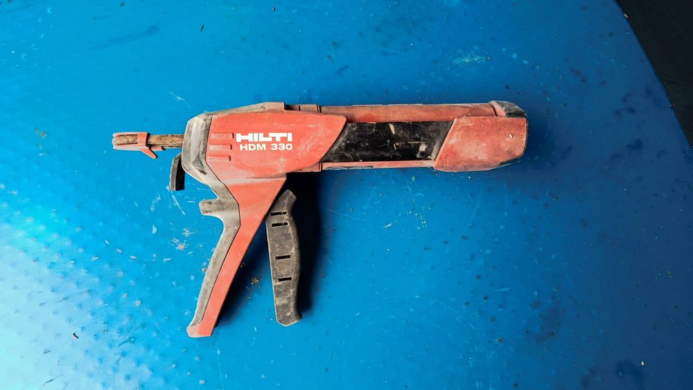 Hilti - pistola resina
