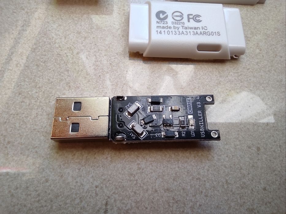USB Killer - Pandrive Toshiba