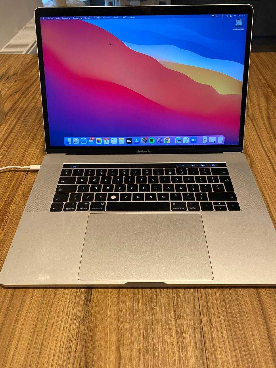 Apple MacBook PRO | i7 | 2017 | Touch Bar | 15" | 256 GB