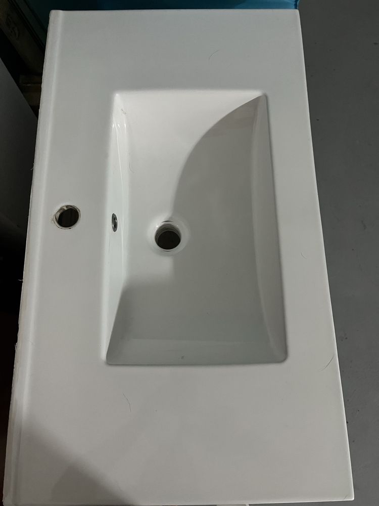 Lavatorio branco de embutir