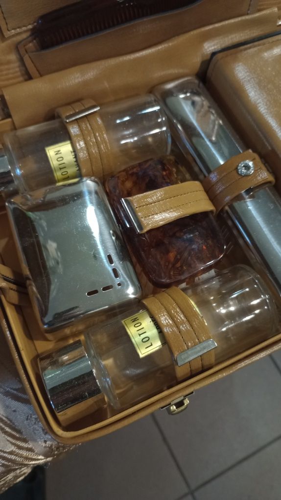 Piękna stara turystyczna kosmetyczka Vintage retro Okazja