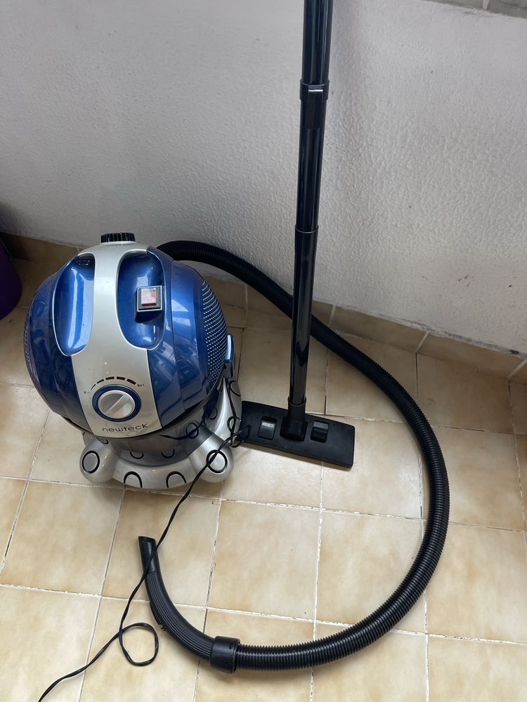 Aspirador industrial com filtro d’agua
