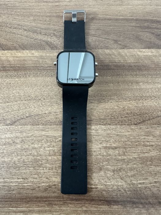 Zegarek cyfrowy na reke Led Watch