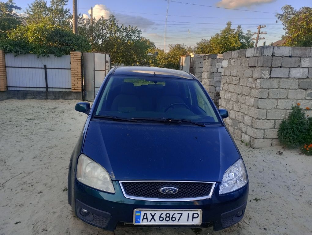 Автомобиль Ford C-max