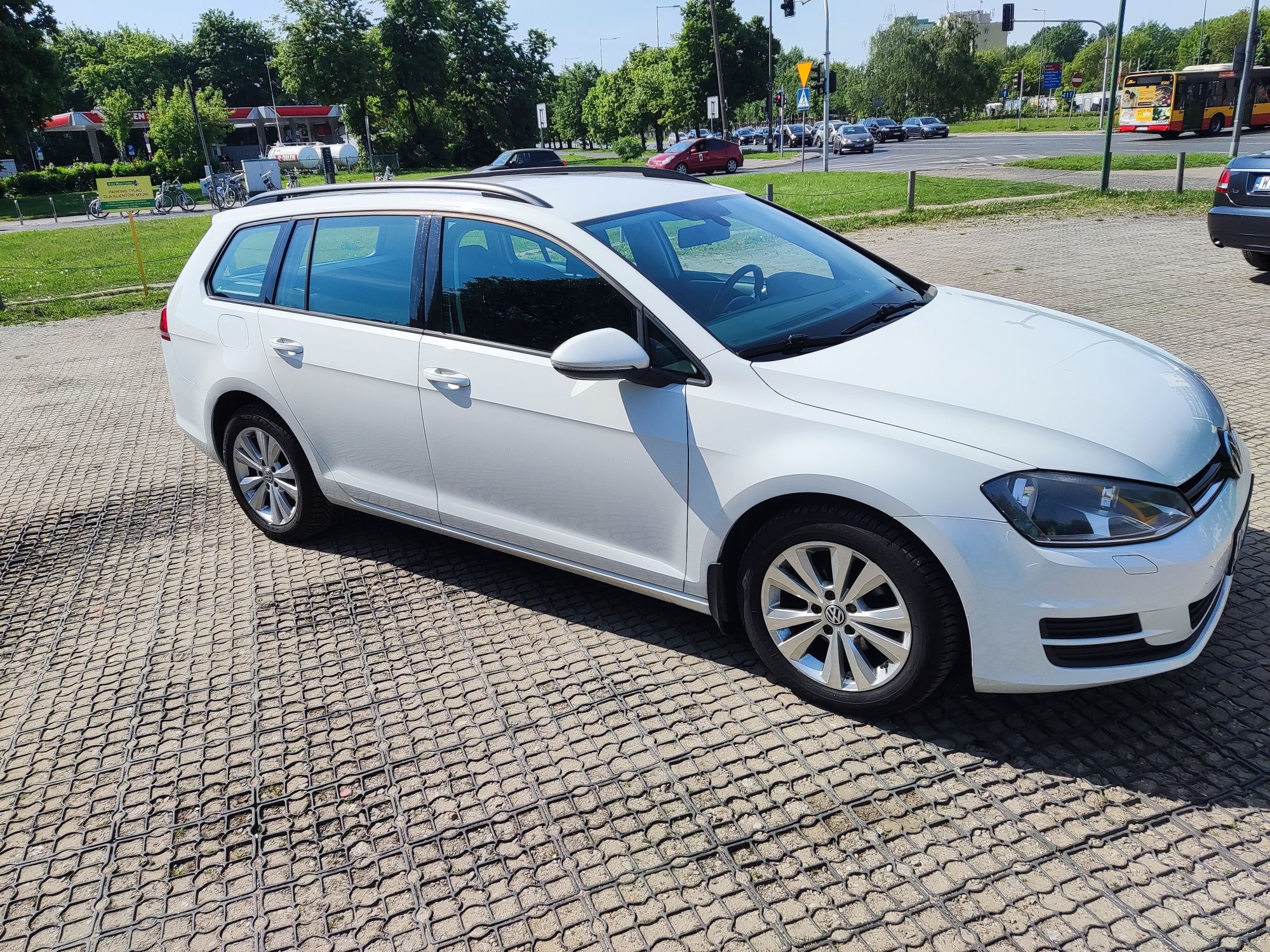 Volkswagen Golf Kombi 1.2 TSI Szwecja 2014 r.