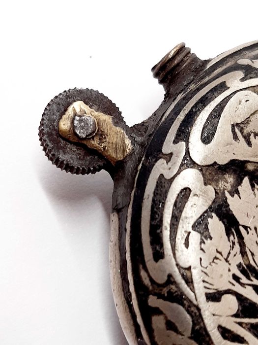 Редкая старинная зажигалка, не рабочая