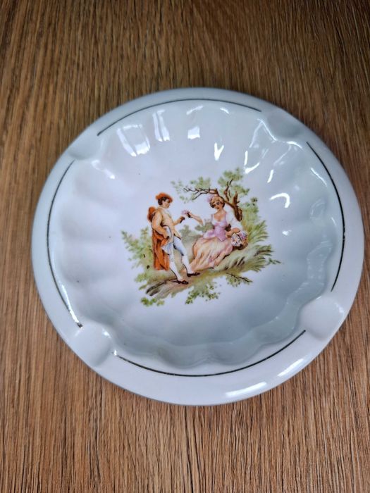 Popielniczka porcelanowa - Miłość Wiedeńska