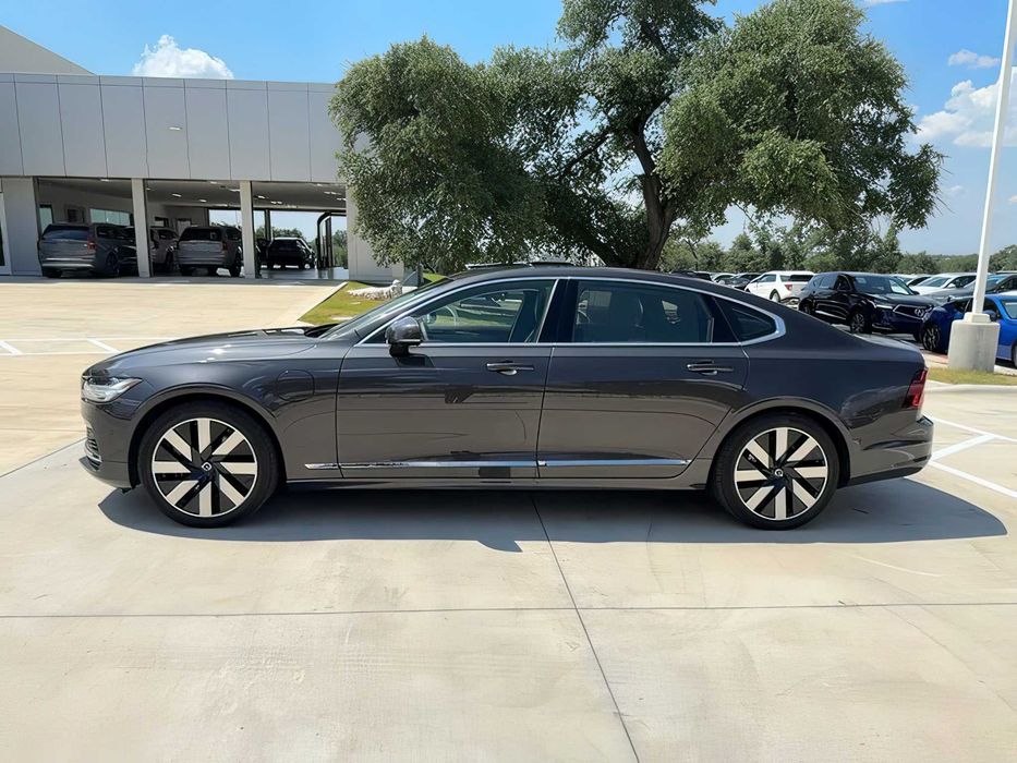 Volvo S90      2024