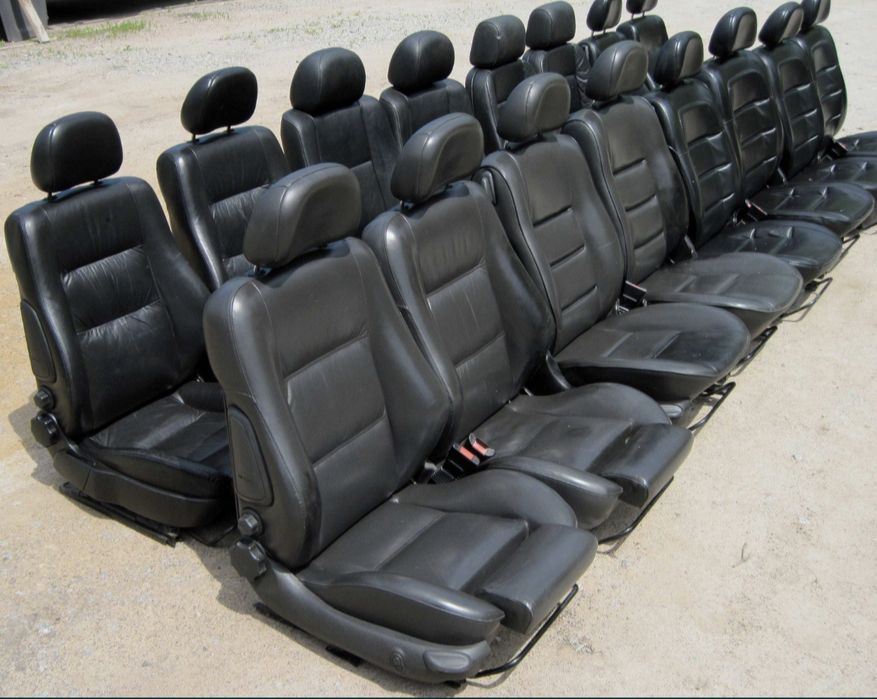 Кожаный салон, сидения с откидными спинками для внедорожников с 2-мя д
