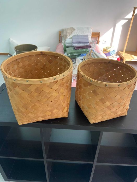 cestos em palha entrançada