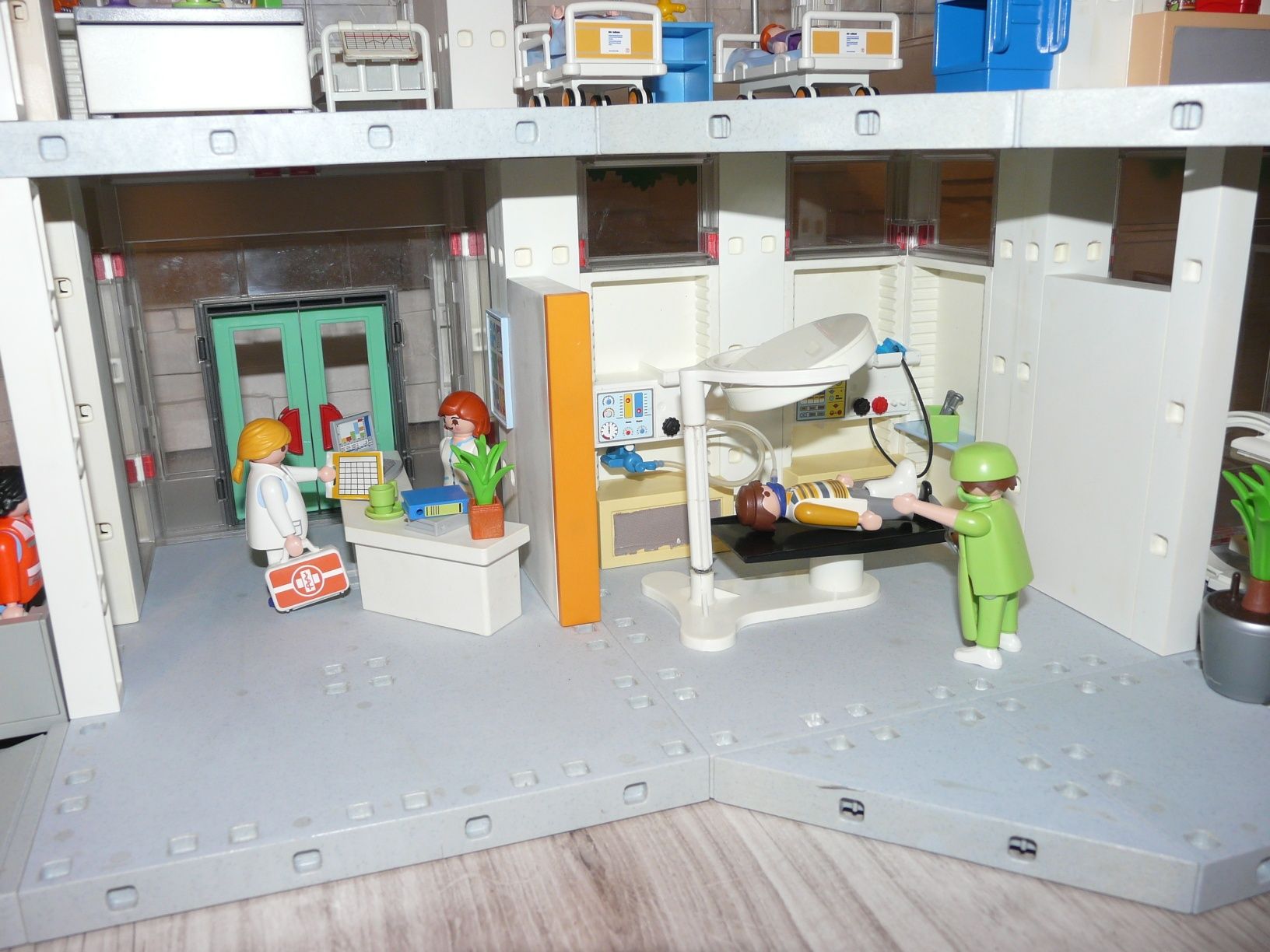 Duży szpital playmobil