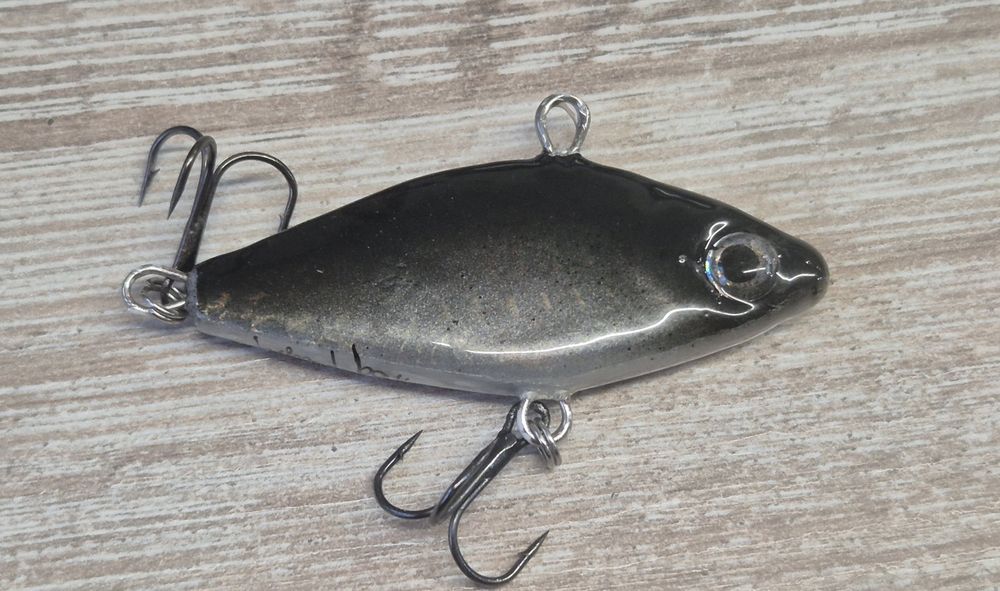 Wobler cykada Rapen na bolenie. 5,5cm 16g